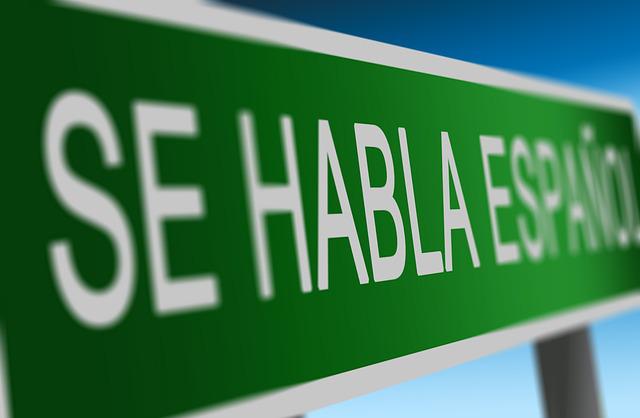 Se Habla Español = We speak Spanish.